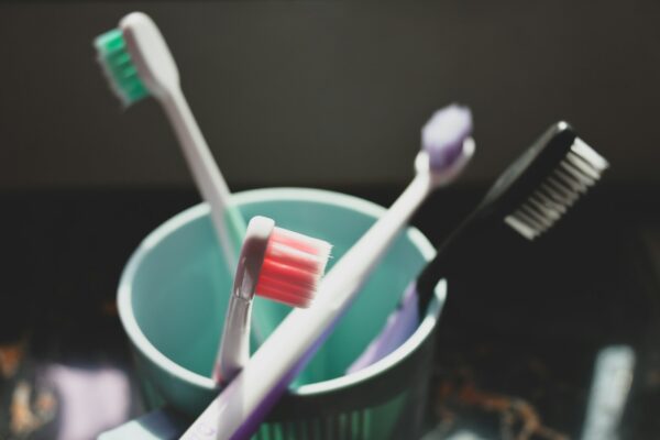 Keep Your Toothbrush Clean: Simple Habits for Better Teeth