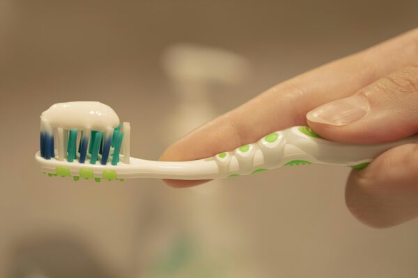 How Does Whitening Toothpaste Work?